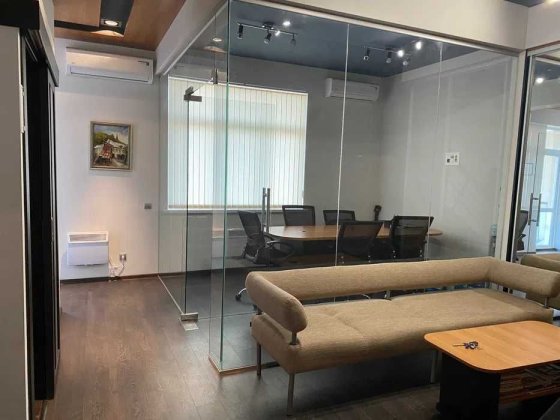 Здається офіс 200 кв.м класу А по вул.Липська 19/7 Київ