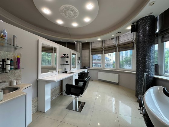 Оренда приміщення 95м2 салон краси, парикмахерська Чорновола 27 Київ