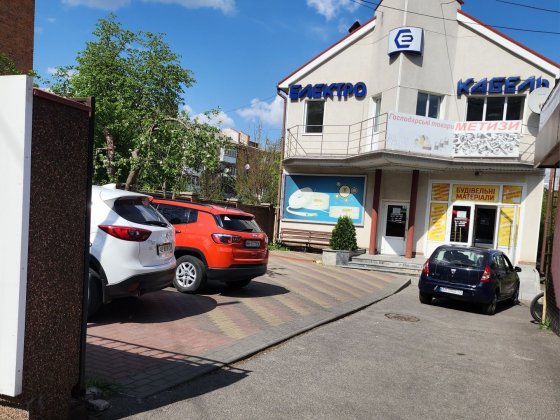 Окрема будівля в центрі Вінниця