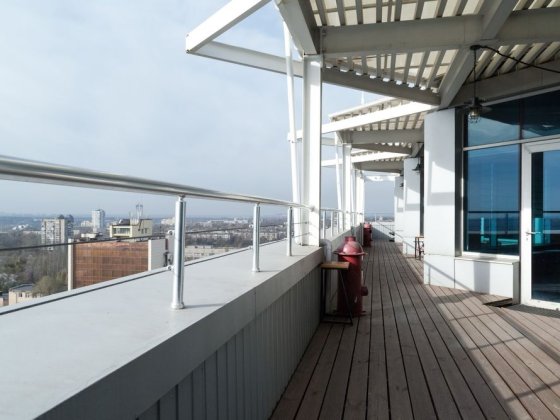 Видовове приміщення з можливістю тераси та басейну — БЦ «Маяковський»