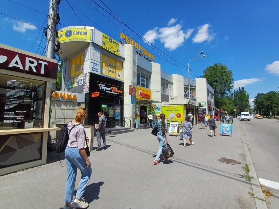 Торговая площадь, второй этаж, проспект Металлургов, 2ж