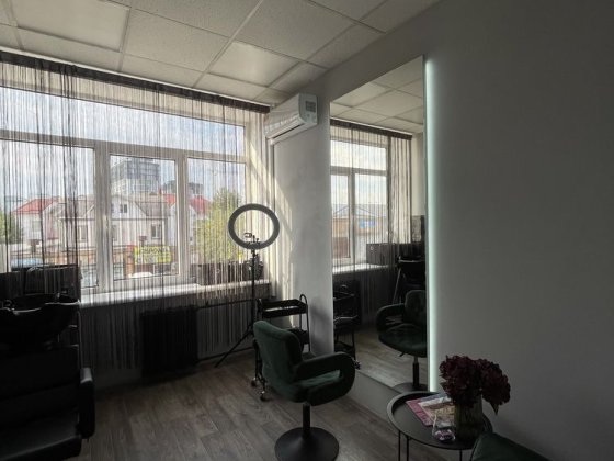 Суборенда кабінету для перукаря, колориста Житомир