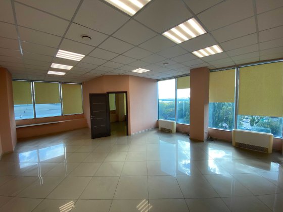 Оренда офісу 50 м² у БЦ "Маяковський", центр міста. Лот 502