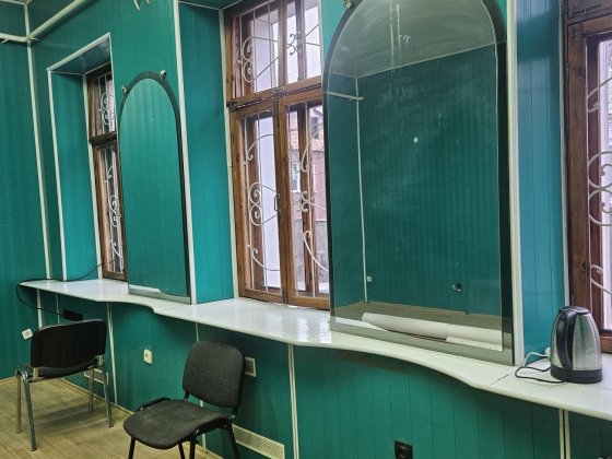 Сдаю  отличное помещение  в  центре. Красная линия  , отдельный  вход Кропивницкий