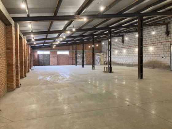 Оренда складських приміщень з рампою у Вінниці — зручний під’їзд Винница