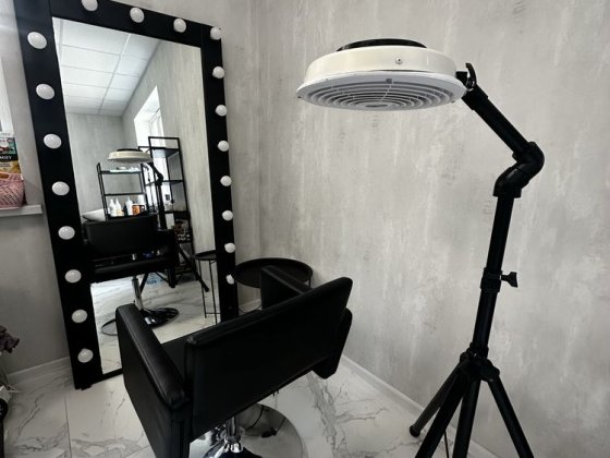 Сдам рабочее место для мастера по кератину, колористу , наращивание. Дніпро