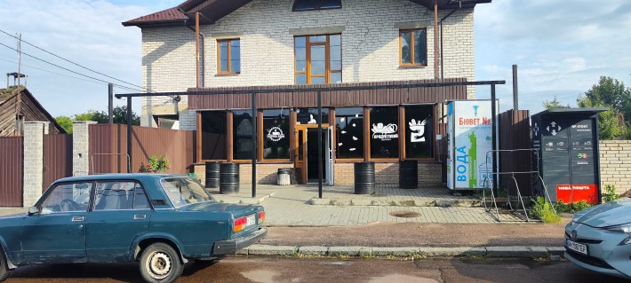 Задається в оренду фасадне приміщення 104 м2.Під магазин,аптеку. - фото 1