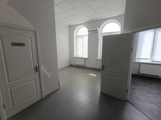 Оренда світлого і комфортного офіса. Житомир