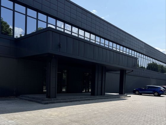 Оренда комерційної нерухомості вільні  130кв.м та 650кв.м., Договірна Кропивницкий