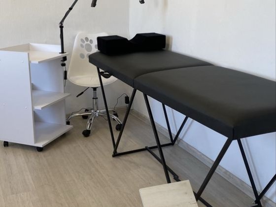 Оренда кушетки стіл бровиста/візажиста вишенька Premier Tower Винница