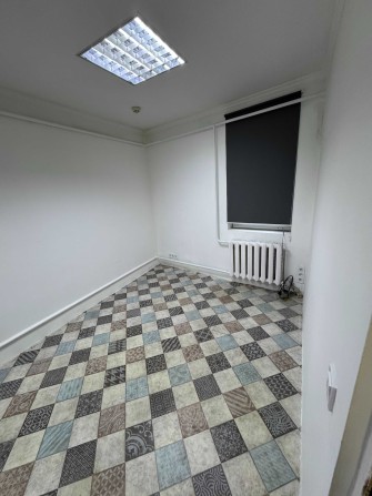 Офісне приміщення Контрактова площа, вул. Ярославська (13,1 кв.м.) - фото 1