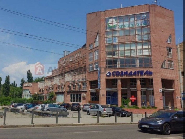 Сдам Помещение 176м2. Ул А. Фабра 4. Пр Яворницкого. Центр. - фото 1