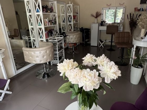 В салон краси Вікі шукаю майстрів Житомир