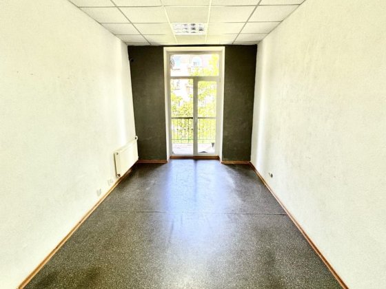 Сдам офисное помещение с балконом Центр Мономаха Московская Набережная Дніпро