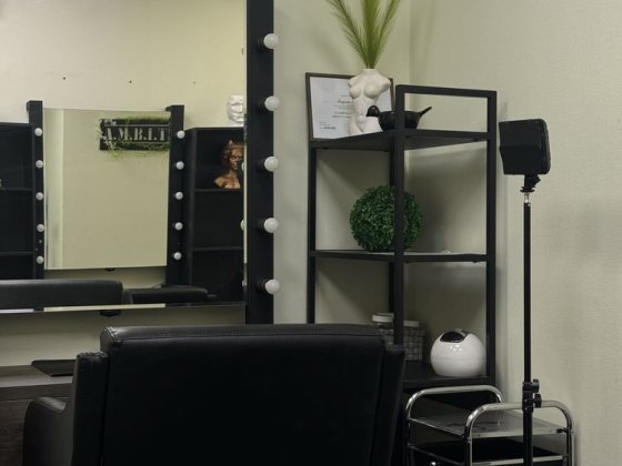 Центр пр ЯворницкогоСдам места мастерам маникюра колористам визажистам Дніпро