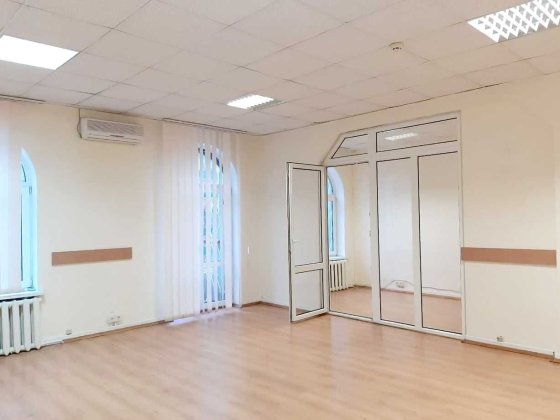 Оренда офісних приміщень  в центрі – Печерськ  м. Палац Україна. Киев