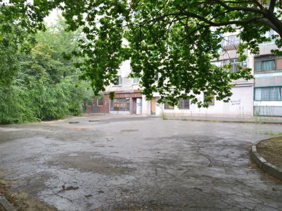 Приміщення, Героїв полку Азов, 22, окремий вхід