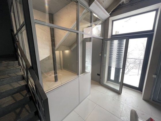 Под маникюр,визаж,мастерскую Житомир