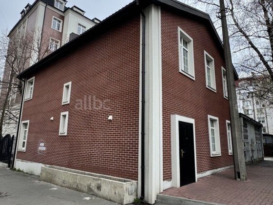 Оренда окремо розташована будівля 170 м2 з ремонтом та паркінгом Київ