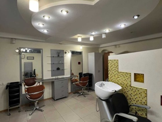 Сдаётся салон красоты в центре города,по ул.В.Зайцева (Лермонтова) 17!
