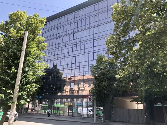 Офіс на три кабінети в БЦ "Бізнес-Сіті" Житомир