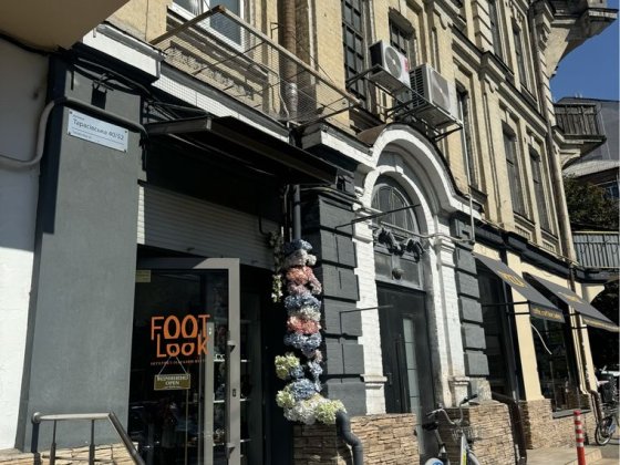 Оренда суборенда в магазині шоурум центр фасадне київ Киев