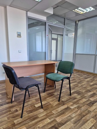 Під будь-яку діяльність.  300 грн/м². Печерський рн. Звіринецька. 42м² - фото 1