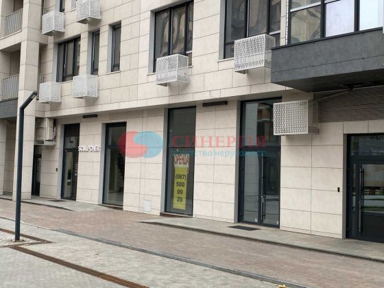 160м, Золоті Ворота, Львівська площа, на вході в ЖК Ярославів град Київ