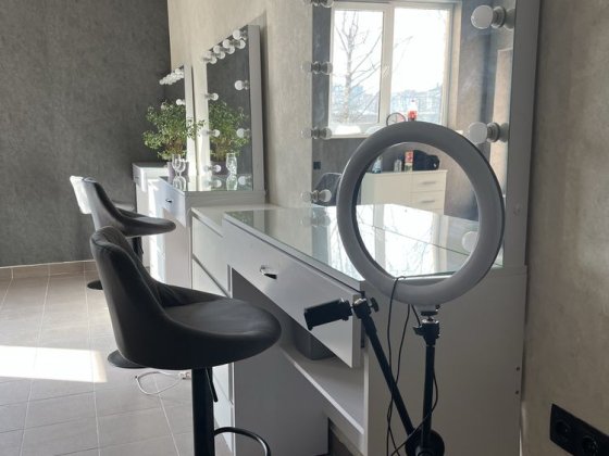 Оренда робочого місця, кушетка та стіл в оренду! Вінниця