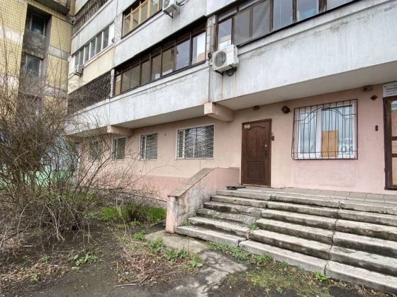 Сдам офис с собственным входом 150 м.кв., 1й этаж, ул. Чичерина, 104. Дніпро