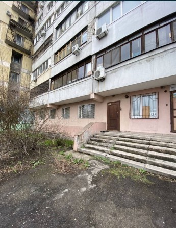 Сдам офис с собственным входом 150 м.кв., 1й этаж, ул. Чичерина, 104. - фото 1