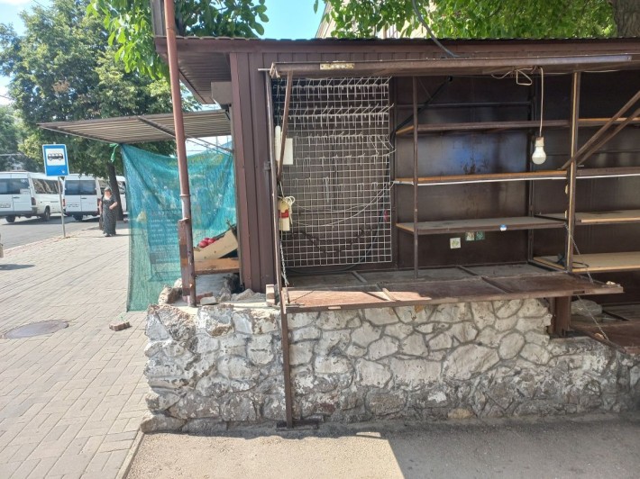 Аренда мини магазин на пр. Соборный остановка Металургов. - фото 1