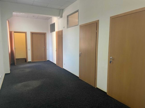 Офіс 65 м.кв. Вокзальна, Бізнес центр, Солом 'янский р-н. Власник Киев