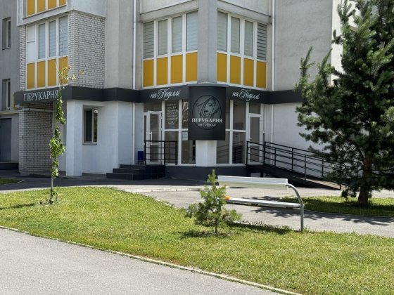 Оренда суборенда місце для манікюра педикюра  Зодчих Поділля Винница
