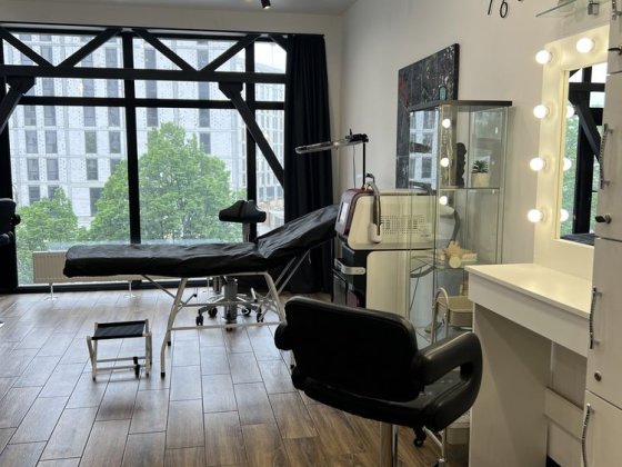 Аренда кушетки зеркала визажиста Дніпро