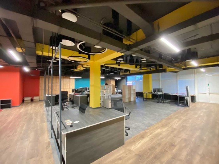 Генератор. Без %! Оренда офісу Loft біля метро (3000 кв.м.) - фото 1