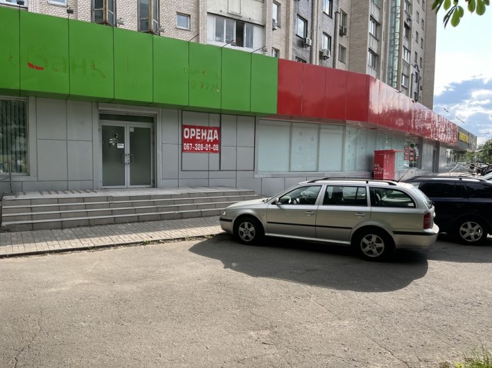 Фасад. Оренда комерційного приміщення. Харківське шосе, 58 - фото 1