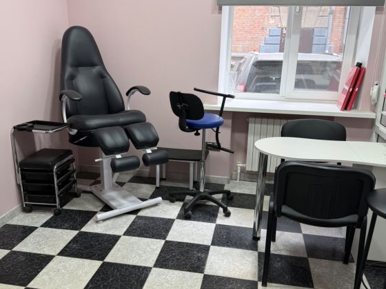 Сдам в аренду рабочее место (МАНИКЮР /ПЕДИКЮР) в салоне Дніпро