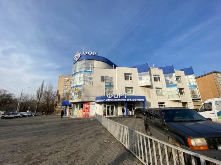 145 м² на вул. Дудикіна, 28 — під офіс, студію або дитячий центр - фото 1