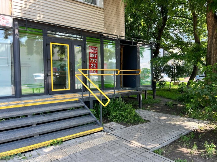 Оренда торгівельного приміщення, 56м2, вул. Автозаводська - фото 1