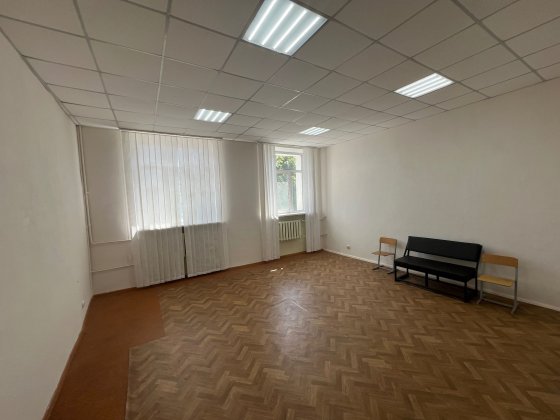 Оренда офісного приміщення в центрі міста на першому поверсі Винница