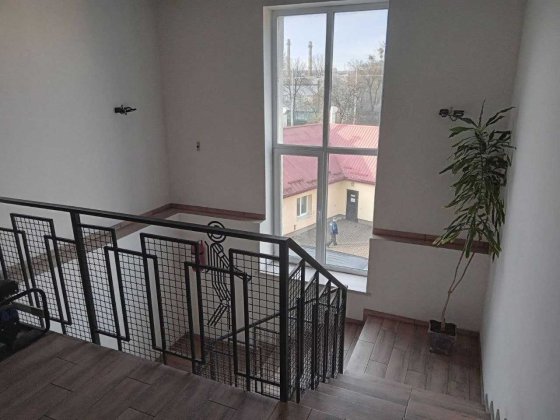 Оренда. Комерційне приміщення 160 м.кв. 3/3ц. Львів. вул. Промислова. Львів