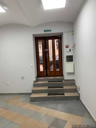Грюнвальдська вул. (поруч Чупринки)
400 $
Оренда приміщення 4к 63м - фото 1