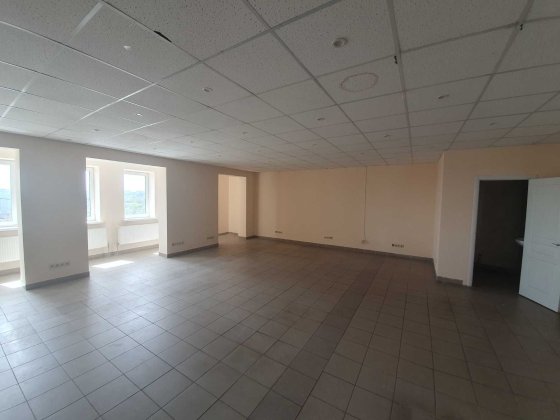 Здам в оренду Офіс площею-90м (60м 20м 20м) жм. Перемога. Дніпро