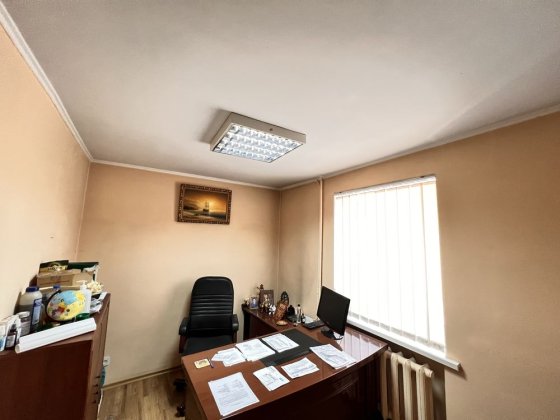 Сдом офис на левом берегу Дніпро