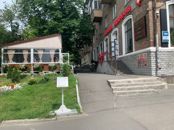 Аренда углового фасадного помещения  площадью 160 квадратных метров Киев