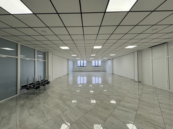 Офіс в Бізнес Центрі 160 м.кв. - фото 1
