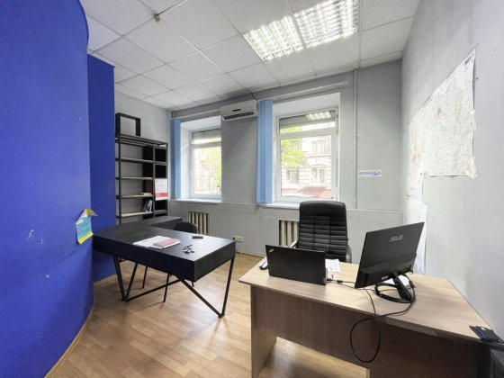 Сдам отличный офис 18,3 кв.м. 1 этаж, центр города Дніпро