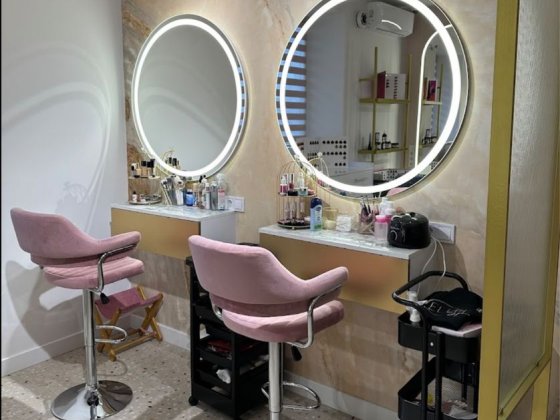 Оренда місця для бровіста , візажиста , стиліста по зачісках Винница