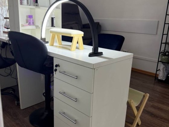 Аренда місця манікюру та перукаря колориста (сихів) Львів